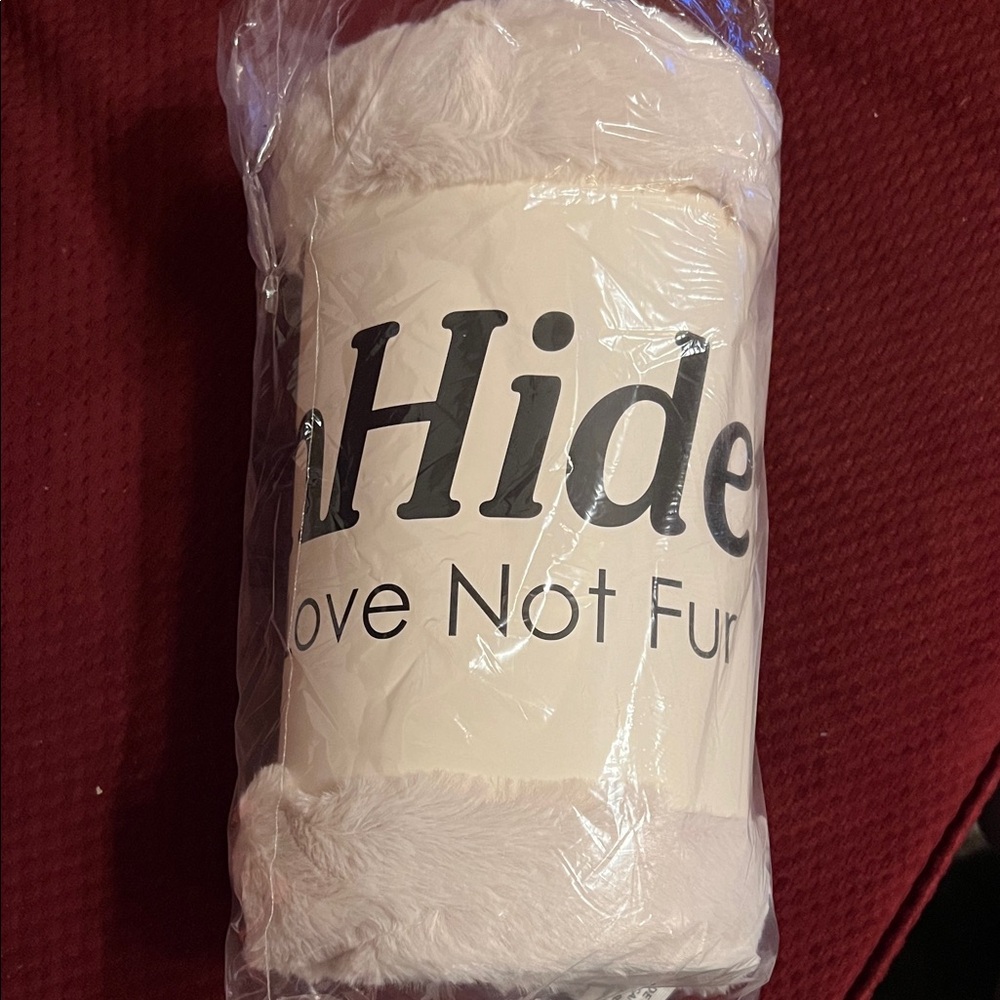 UnHide Faux Fur - Beige Throw Blanket